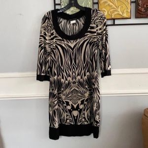 blu sage size medium black & beige knee length dress